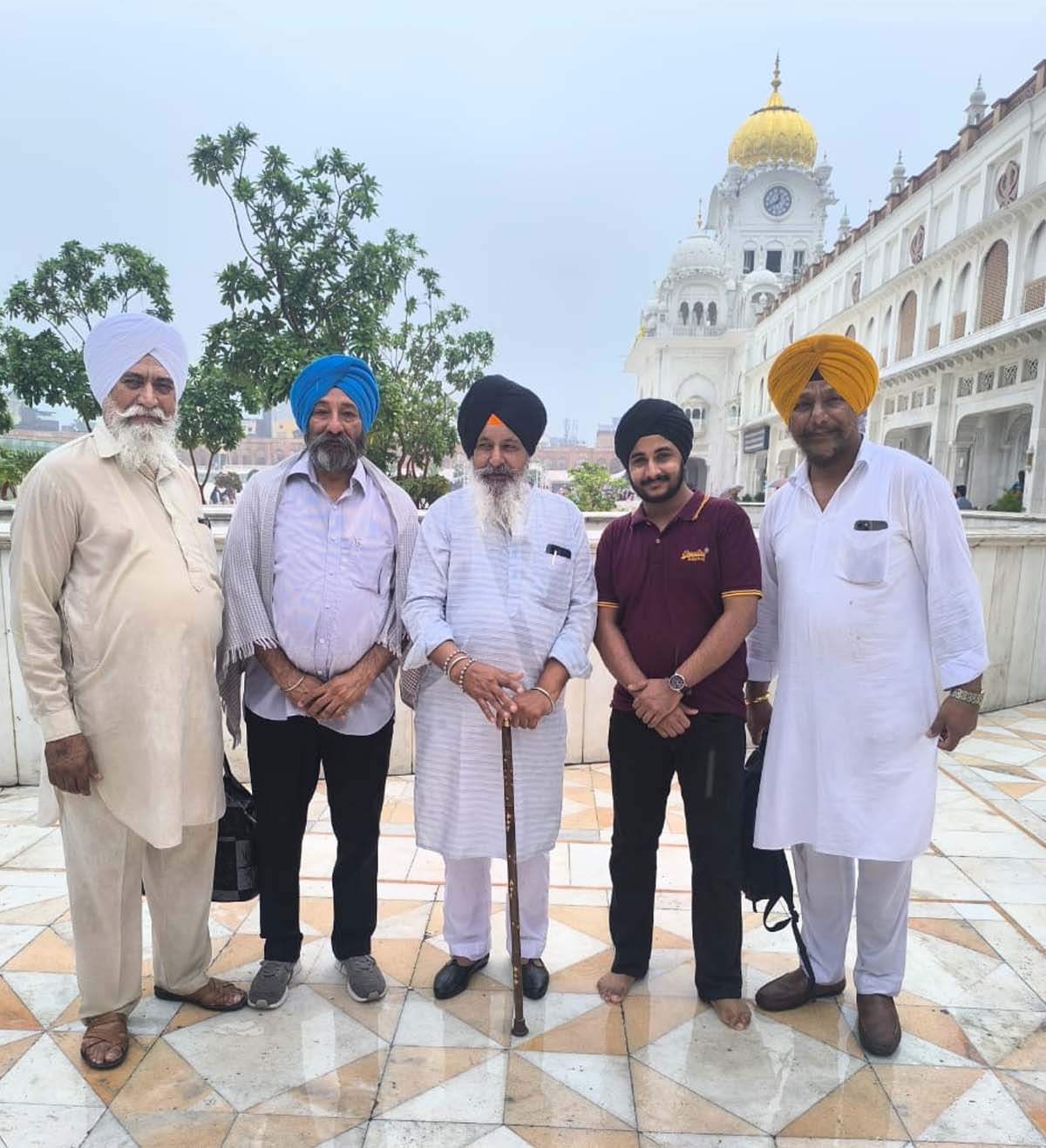A group of Dashmesh Welfare Council left for the darshan of Sri Darbar Sahib, Amritsar.